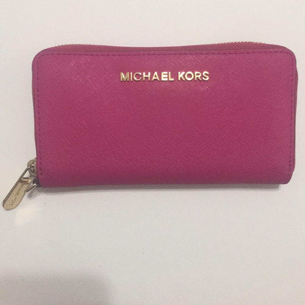 Micheal Kors Pink Wallet